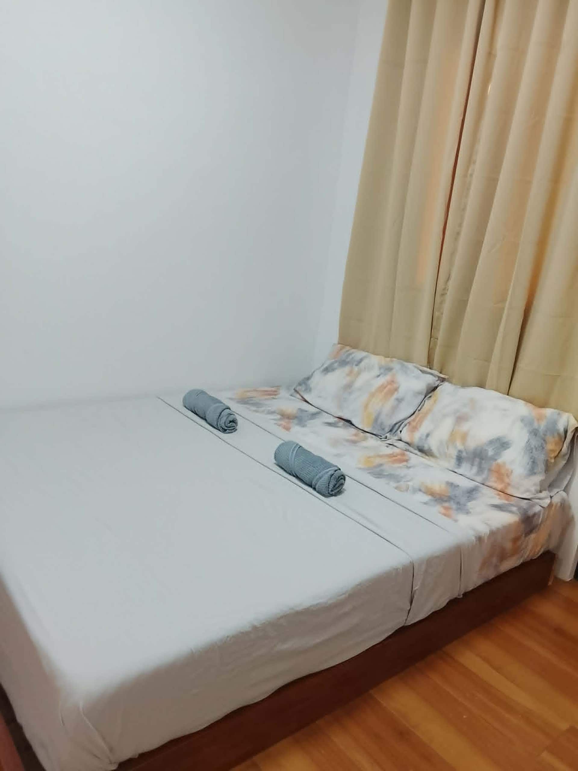 Symphony Suite 3 at Eren Homestay, Iligan City: bedroom